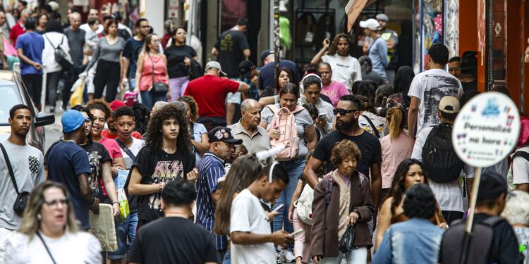 Brasil cria 85,9 mil postos de trabalho em abril, aponta Caged
