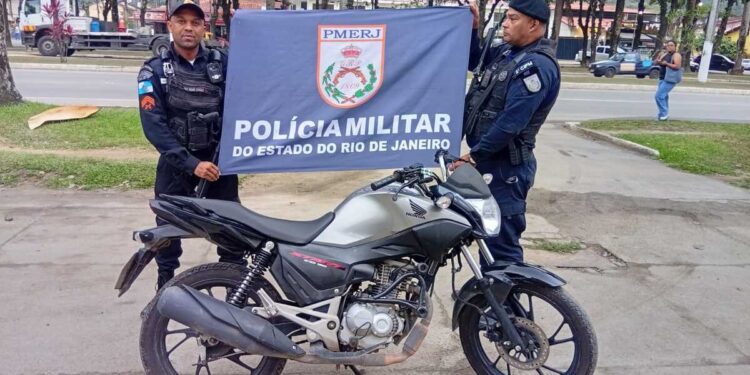 Moto clonada é apreendida na Rio-Santos, em Paraty