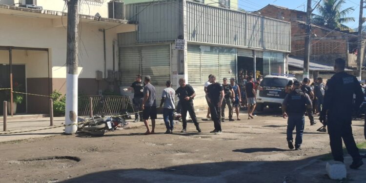 Testemunha diz que pedreiros mortos pela PM no RJ estavam com ferramenta no colo: 'Pensei que podiam confundir com arma'