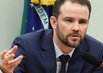 Durigan afirma que Pix não está na mesa de negociação com EUA
