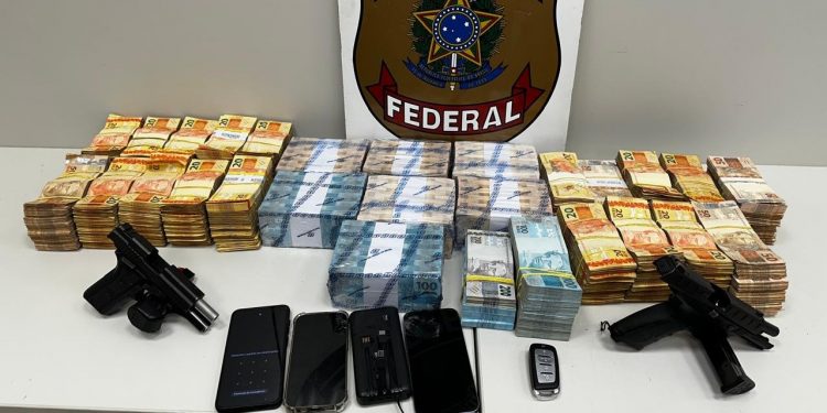 PF prende um em operação contra grupo investigado por lavagem de dinheiro no RJ; ação é desdobramento de apreensão de R$ 800 mil